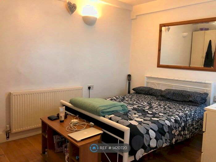 1 Bedroom Flat To Rent In Perham Road, London, W14
