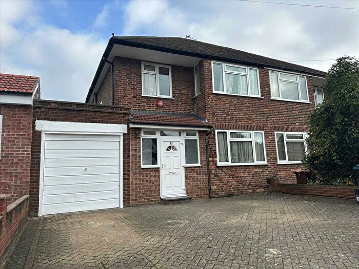 3 Bedroom Property To Rent In Merrion Avenue, Stanmore, HA7