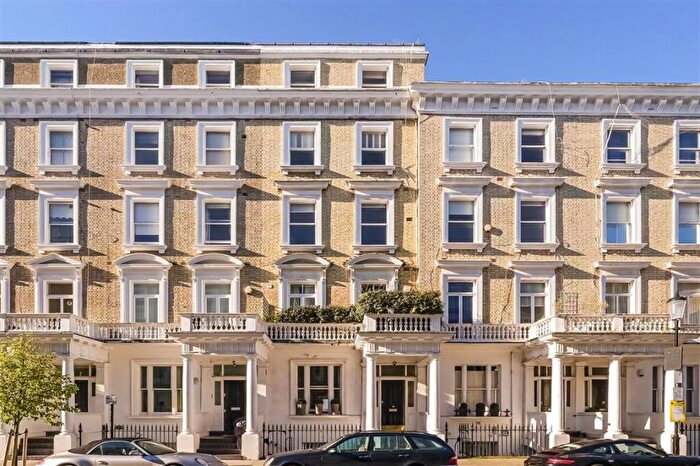 2 Bedroom Flat For Sale In Harcourt Terrace, London, SW10