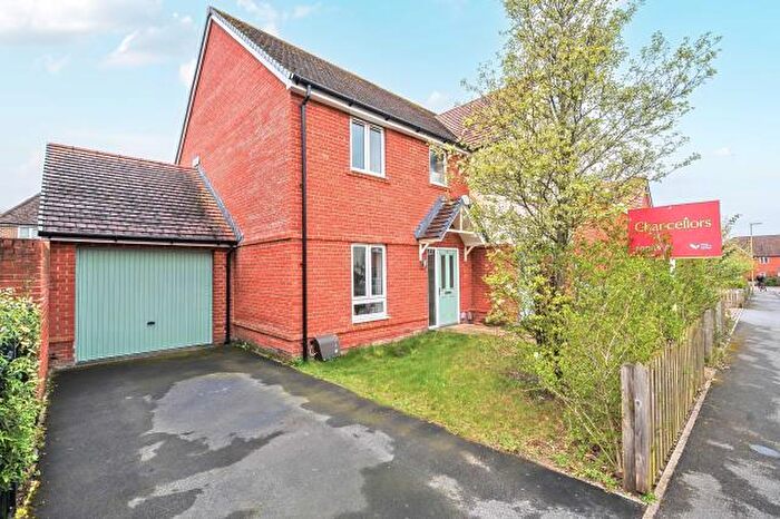 3 Bedroom Semi-Detached House For Sale In Saunders Way, Basingstoke, Hampshire, RG23