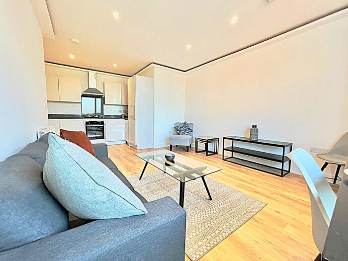 2 Bedroom Flat To Rent In Lurke Street, Bedford, MK40