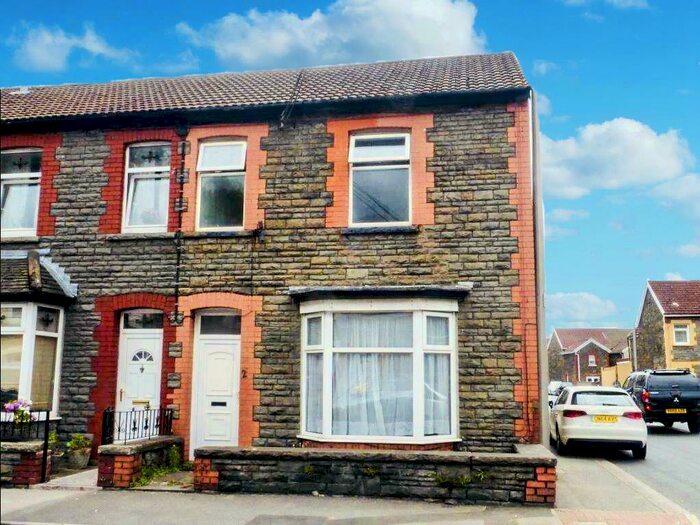 4 Bedroom Property To Rent In Owen Street, Rhydyfelin, CF37