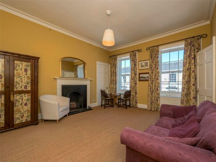 2 Bedroom Flat To Rent In Cumberland Street, Edinburgh, EH3