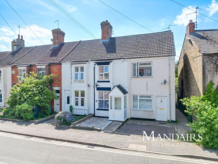 3 Bedroom Terraced House For Sale In New Road, Woodston, Peterborough, PE2