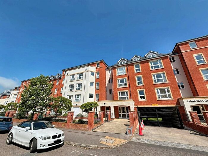 1 Bedroom Retirement Property For Sale In Jevington Gardens, Eastbourne, BN21