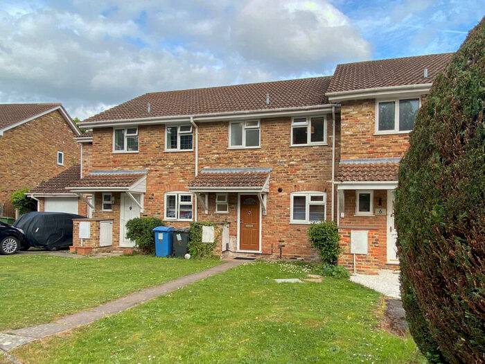 3 Bedroom Terraced House To Rent In Wheelers Hill, Hook, Hampshire, RG27