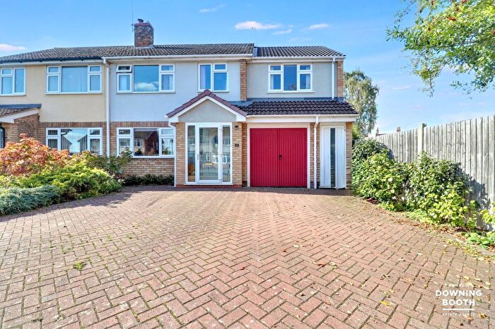 4 Bedroom Semi-detached House For Sale In Oakhurst, Lichfield, WS14