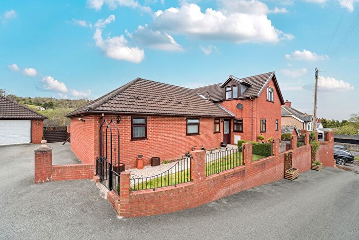 4 Bedroom Detached House For Sale In The New House, Stargarreg Lane, Pant, SY10