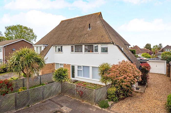 2 Bedroom Maisonette For Sale In Walton-On-Thames, Surrey, KT12