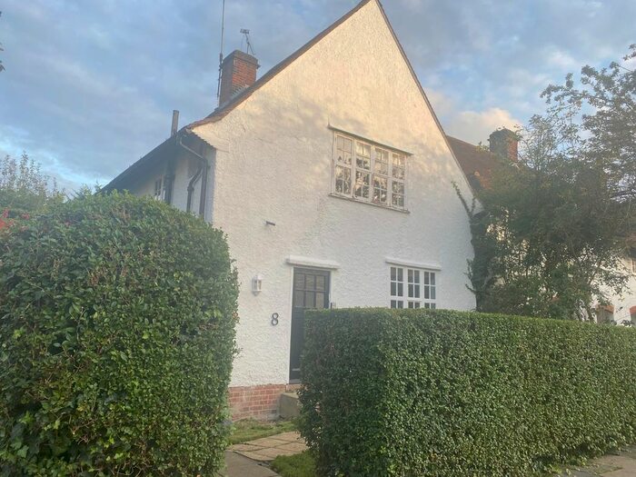 3 Bedroom Cottage To Rent In Asmuns Hill, London, NW11