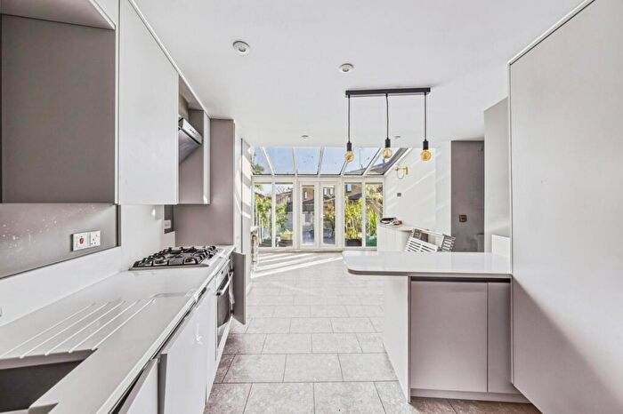4 Bedroom End Of Terrace House For Sale In Waterstone Way, Greenhithe, Kent, DA9