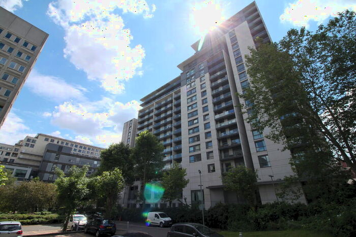 2 Bedroom Apartment To Rent In Centenary Plaza, Holliday Street, Birmingham City Centre, B1