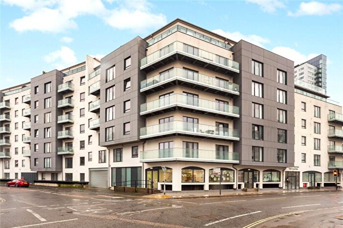 1 Bedroom Flat For Sale In Royal Crescent Road, Southampton, Hampshire, SO14