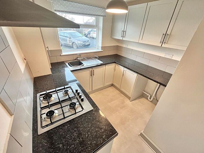 2 Bedroom Bungalow To Rent In Halstead Grove, Mapplewell, S75