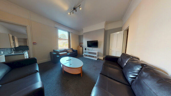 7 Bedroom End Of Terrace House To Rent In Richmond Mount, Hyde Park, Leeds, LS6