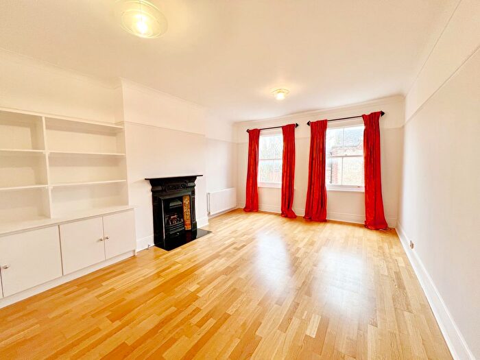 3 Bedroom Flat To Rent In Ornan Road, Belsize Park, NW3