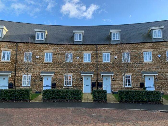 3 Bedroom Terraced House To Rent In Parsons Piece, Banbury, OX16