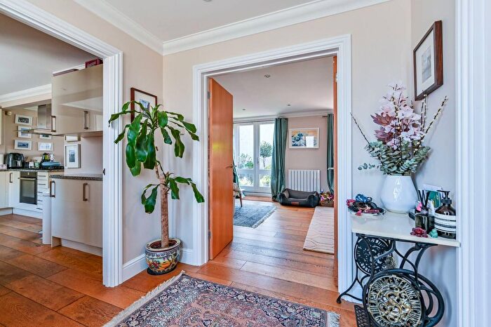 3 Bedroom Property To Rent In Cloudesley Place, Islington, London, N1