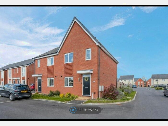 3 Bedroom Semi-Detached House To Rent In Tosney Place, Stafford, ST16