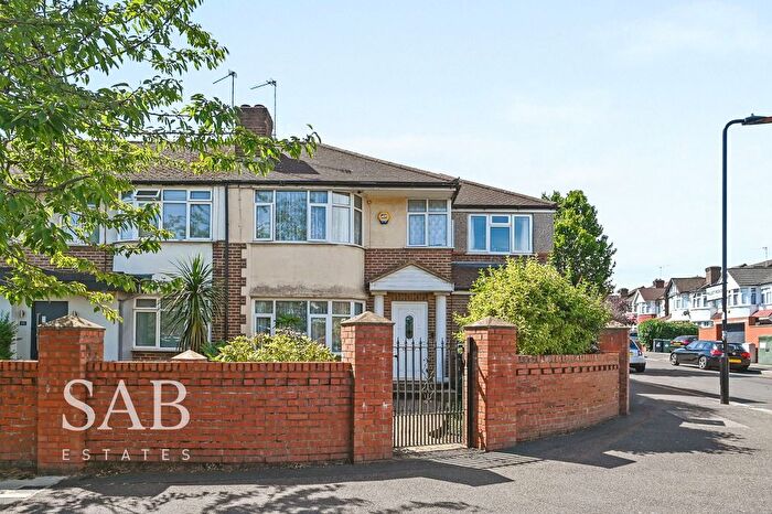 3 Bedroom End Of Terrace House For Sale In Ferrymead Avenue, Greenford, UB6