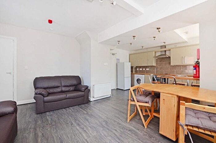 5 Bedroom House To Rent In Lancing Road, Sheffield, S2
