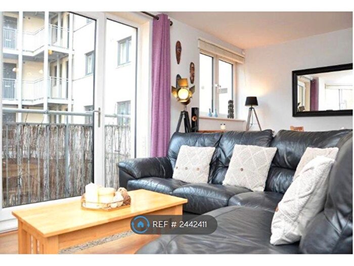 2 Bedroom Flat To Rent In Lochend Parkview, Edinburgh, EH7