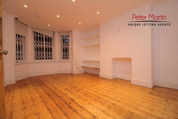 2 Bedroom Flat To Rent In Fairhazel Gardens, South Hampstead, NW6