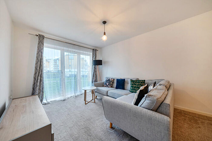 2 Bedroom Apartment For Sale In Macarthur Close, Erith, DA8