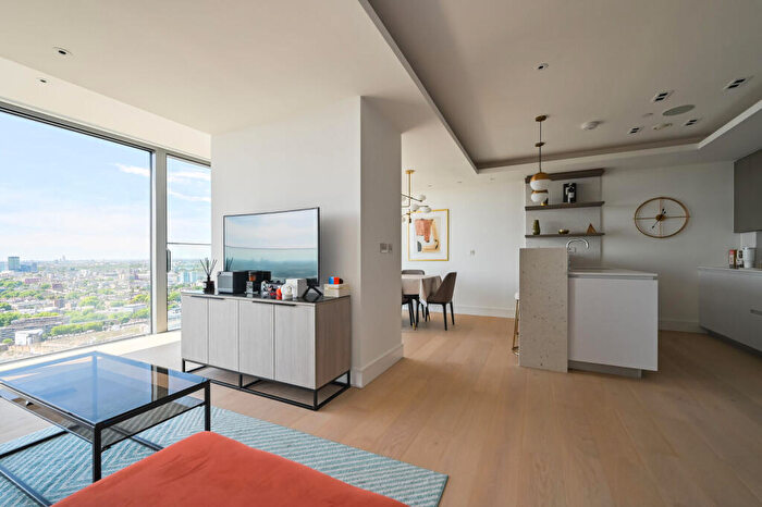 3 Bedroom Flat For Sale In Bollinder Place, Islington, London, EC1V