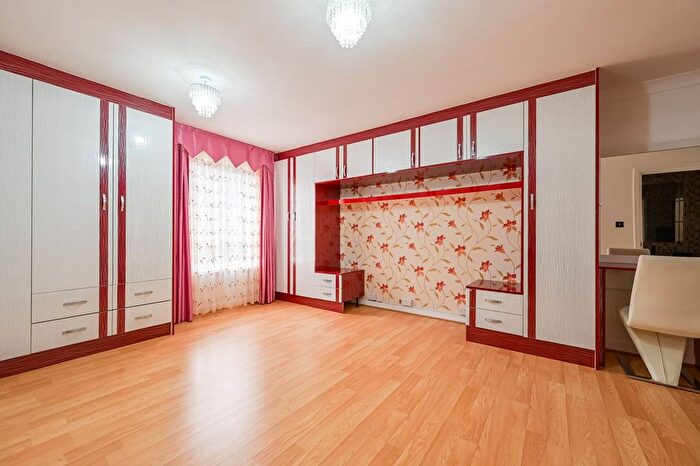 2 Bedroom Flat For Sale In Homer Drive, Canary Wharf, London, E14