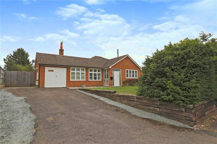 2 Bedroom Bungalow For Sale In Lenchwick, Evesham, Worcestershire, WR11