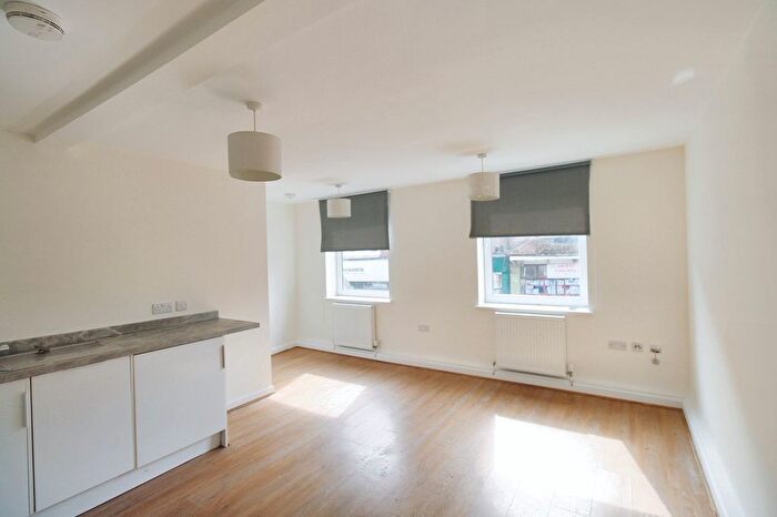 1 Bedroom Flat To Rent In The Broadway, Crowborough, East Sussex, TN6