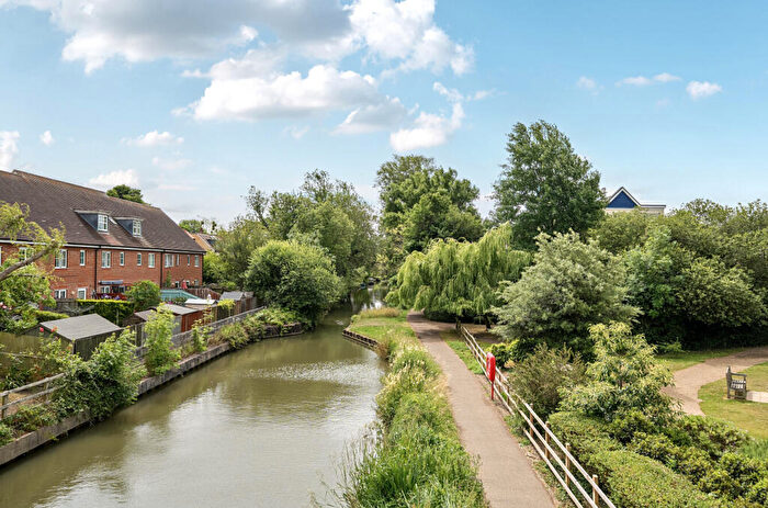 3 Bedroom Apartment For Sale In Complins Close, The Waterways, Summertown, OX2