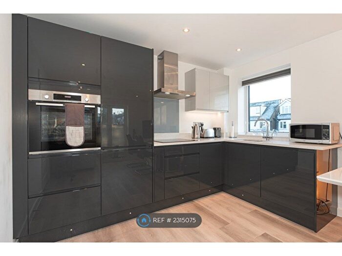 1 Bedroom Flat To Rent In Oak House, Shenfield, Brentwood, CM15