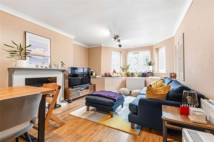 2 Bedroom Flat To Rent In Marmora Road, East Dulwich, London, SE22