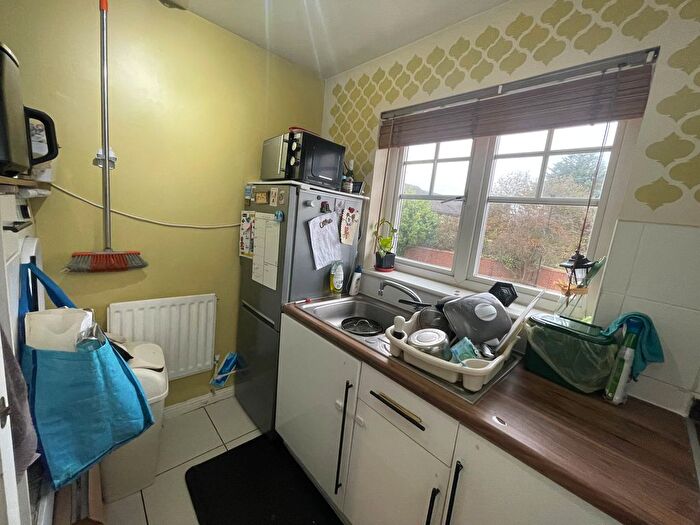 1 Bedroom Flat To Rent In Palmerston Road, Hounslow, TW3