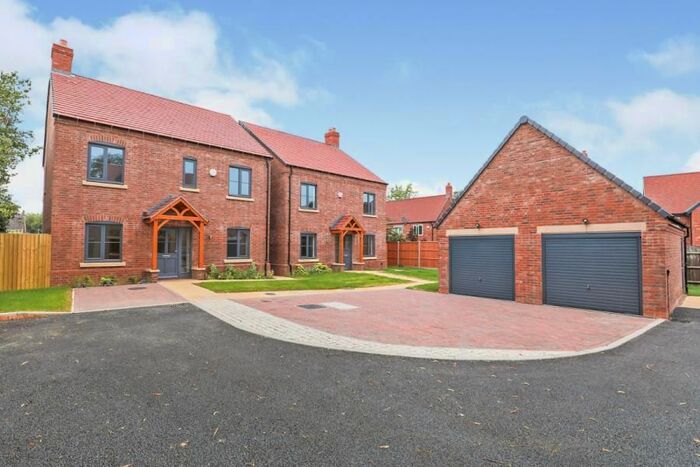 4 Bedroom Property To Rent In Saxon Close, Coalville, LE67