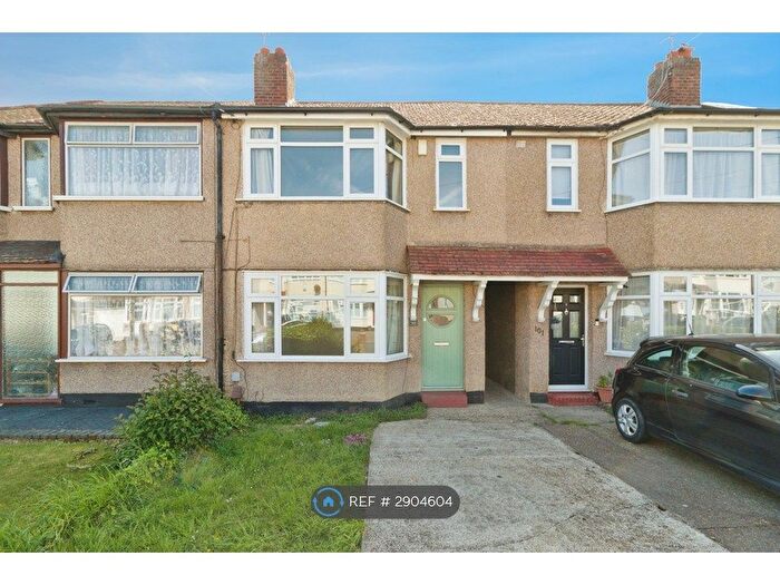 3 Bedroom Terraced House To Rent In Radnor Avenue, Welling, DA16