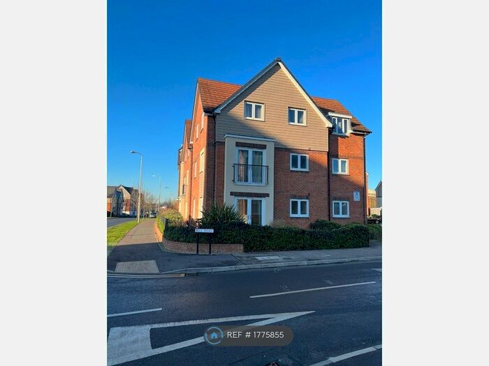 2 Bedroom Flat To Rent In Chandos Court, Rugby, CV21