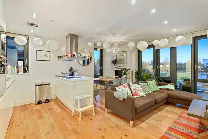 2 Bedroom Apartment To Rent In Grand Regents Tower, Cadium Square, London, E2