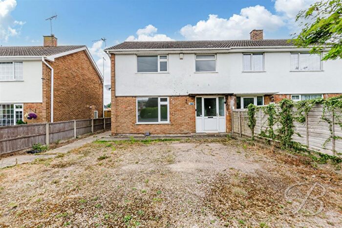 3 Bedroom Semi-Detached House For Sale In Egmanton Road, Meden Vale, Mansfield, NG20