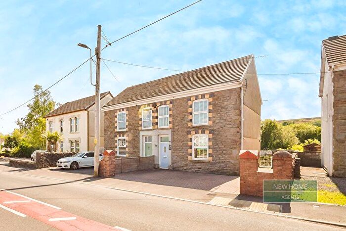 3 Bedroom Semi-Detached House For Sale In Brecon Road, Ystradgynlais, Swansea, SA9