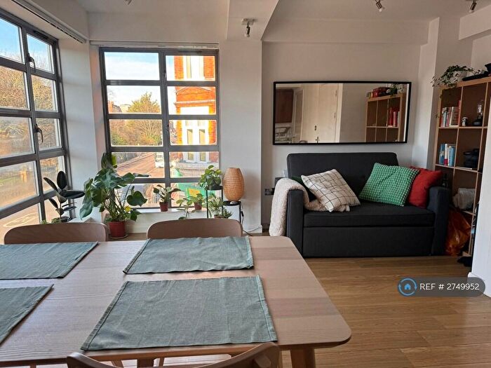 1 Bedroom Flat To Rent In Kingsland Road, London, E2