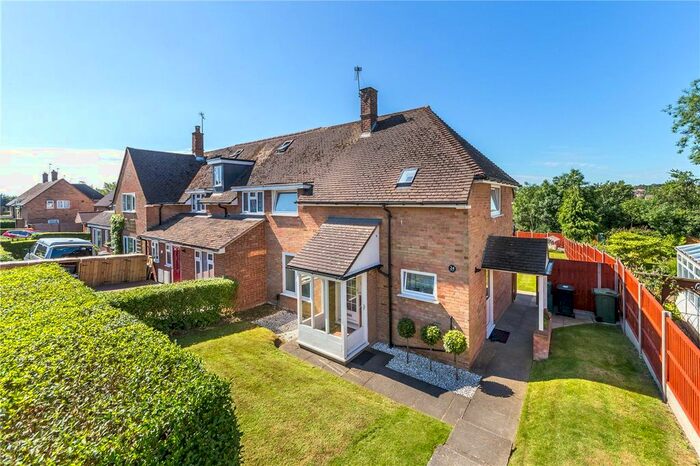 3 Bedroom Semi-Detached House For Sale In Harpenden, Hertfordshire, AL5
