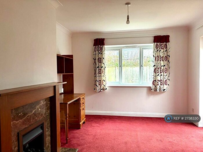 3 Bedroom Bungalow To Rent In Tiverton Way, Cambridge, CB1