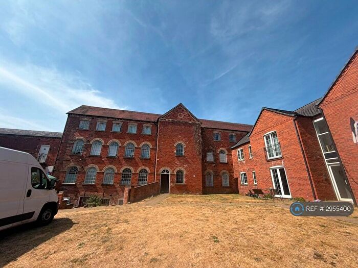 2 Bedroom Flat To Rent In Beoley Road West, Redditch, B98