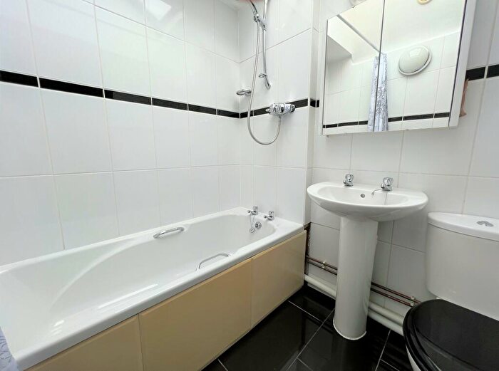 1 Bedroom Bungalow To Rent In Edward Road, Kennington, Oxford, OX1