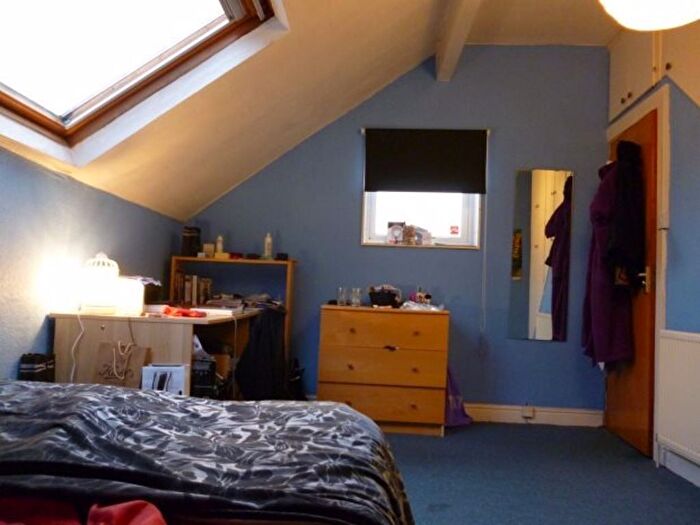 4 Bedroom Semi Detached House To Rent In Richmond Avenue, Leeds, LS6