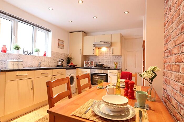 2 Bedroom Flat To Rent In Bolden Street, St Johns, London, SE8