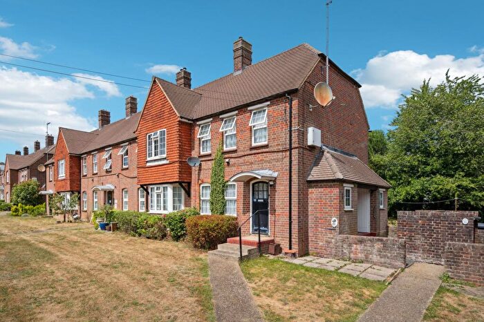 1 Bedroom Flat For Sale In Hedgerley Lane, Beaconsfield, HP9